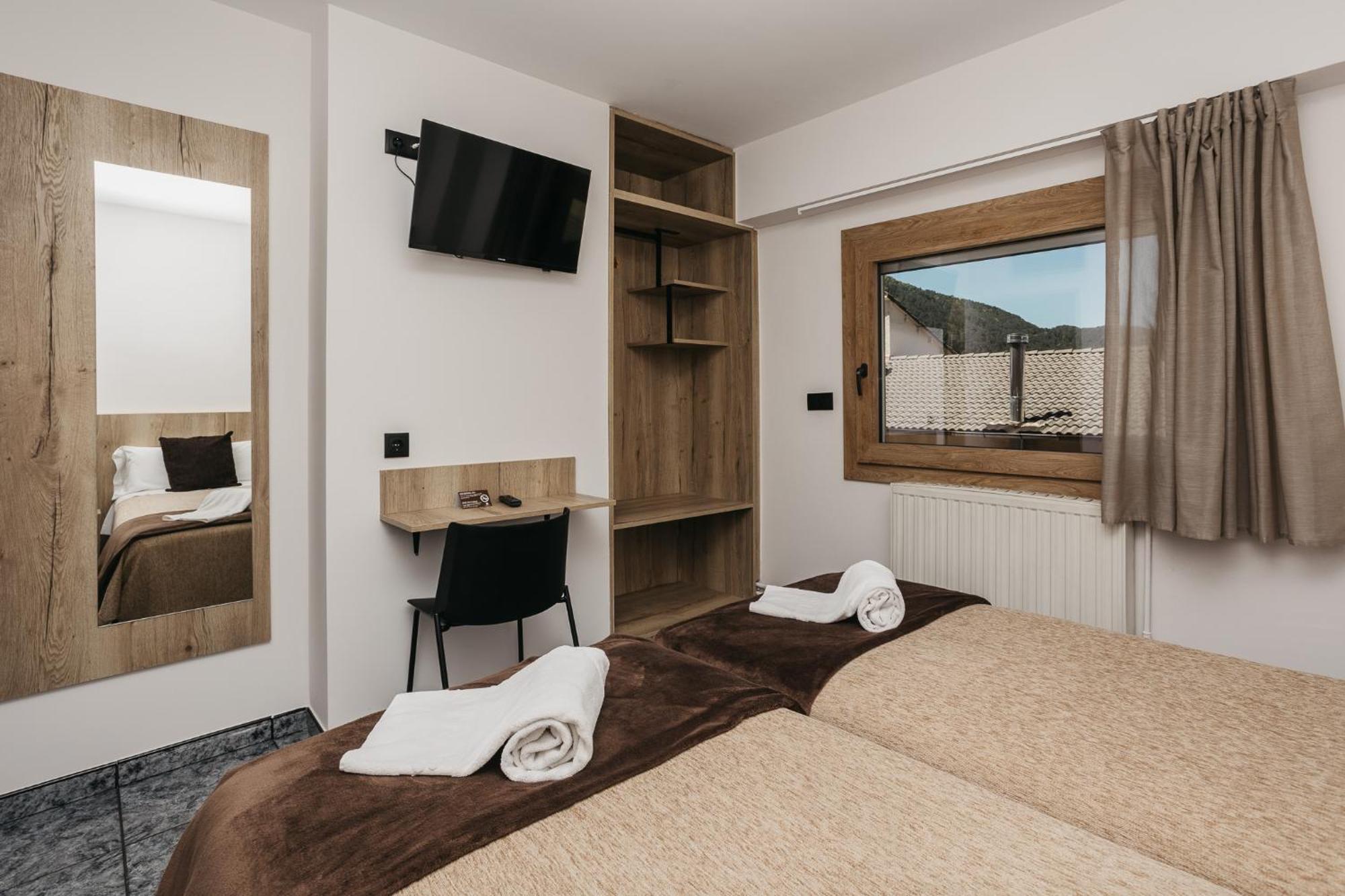 La Trobada Hotel Sport Ripoll Exterior foto